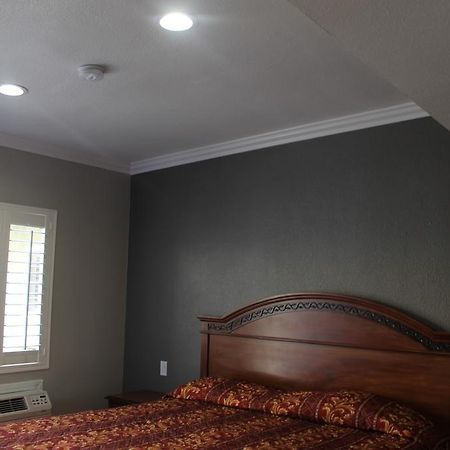 Town House Motel ลินวู้ด ภายนอก รูปภาพ