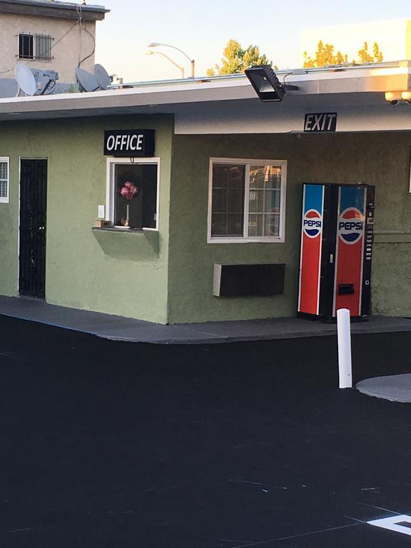Town House Motel ลินวู้ด ภายนอก รูปภาพ
