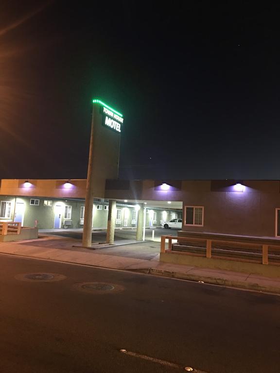 Town House Motel ลินวู้ด ภายนอก รูปภาพ