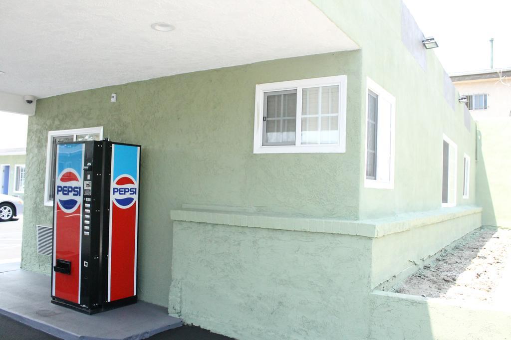 Town House Motel ลินวู้ด ภายนอก รูปภาพ