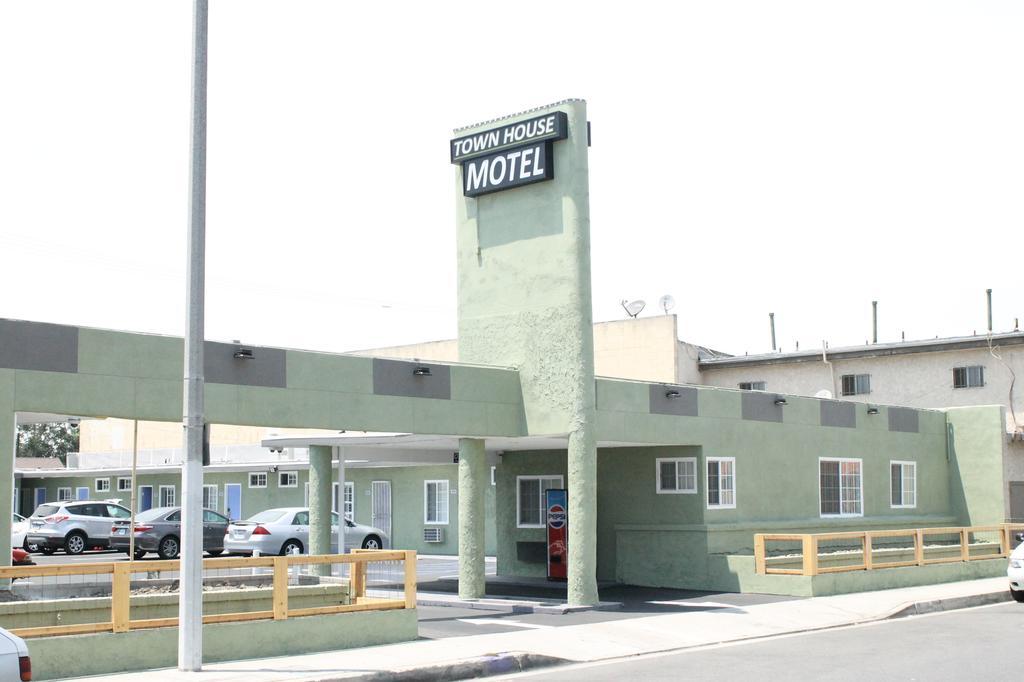 Town House Motel ลินวู้ด ภายนอก รูปภาพ