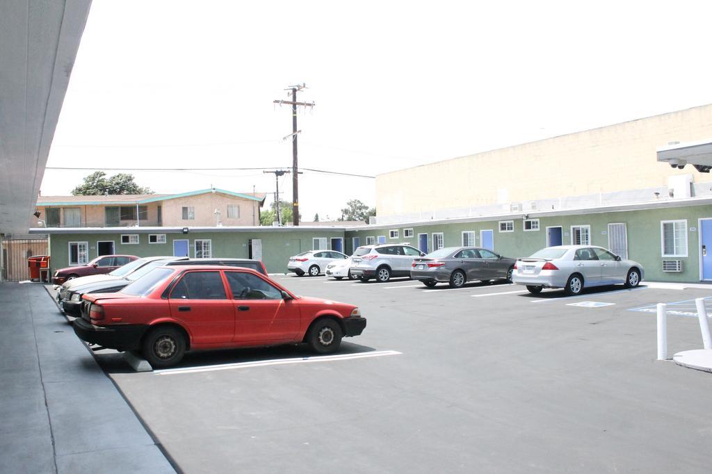 Town House Motel ลินวู้ด ภายนอก รูปภาพ