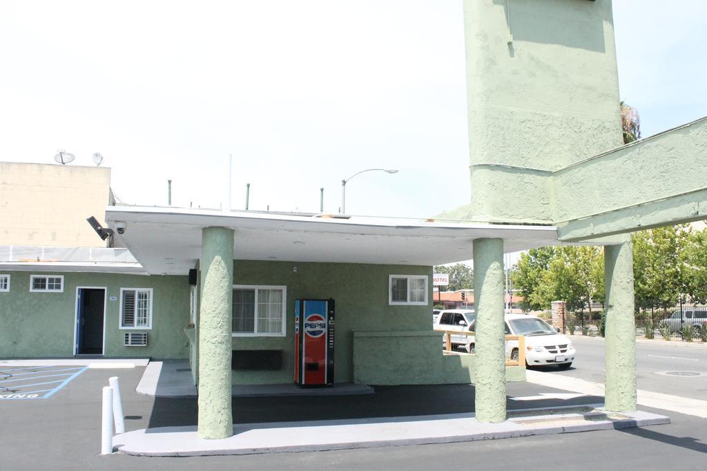 Town House Motel ลินวู้ด ภายนอก รูปภาพ