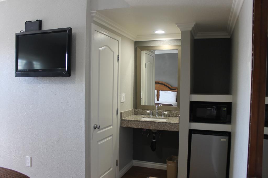 Town House Motel ลินวู้ด ภายนอก รูปภาพ