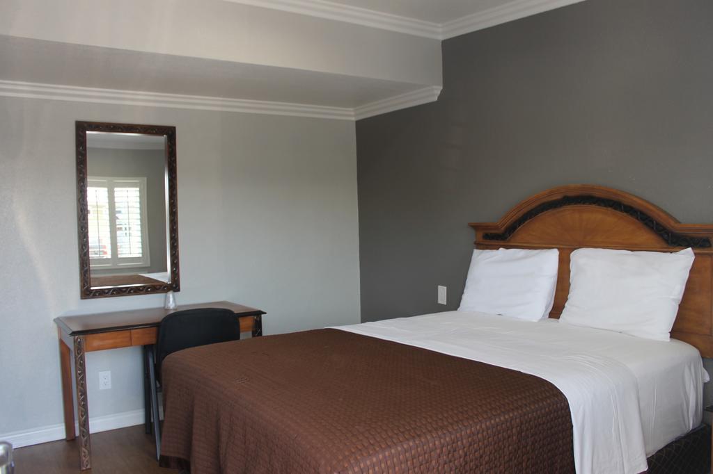 Town House Motel ลินวู้ด ภายนอก รูปภาพ