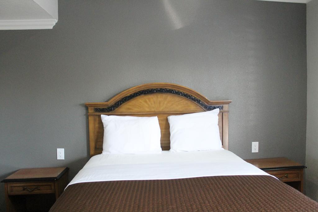 Town House Motel ลินวู้ด ภายนอก รูปภาพ