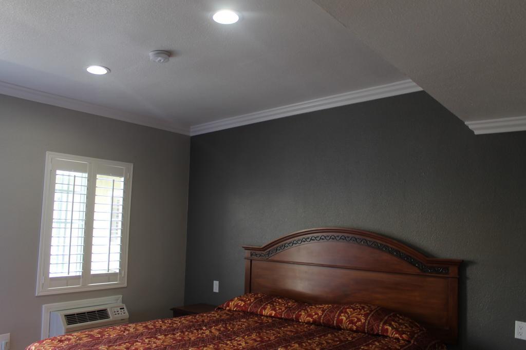 Town House Motel ลินวู้ด ภายนอก รูปภาพ