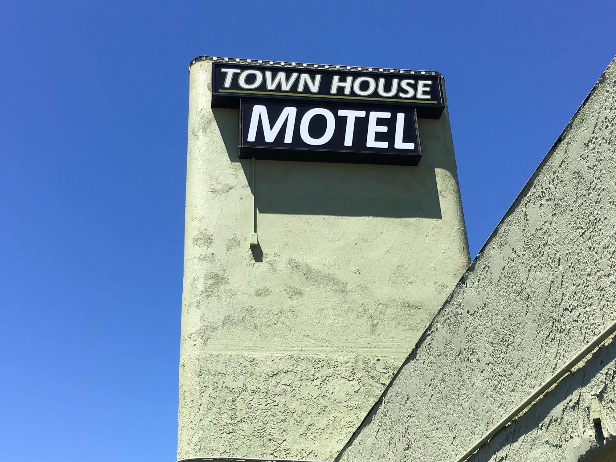 Town House Motel ลินวู้ด ภายนอก รูปภาพ