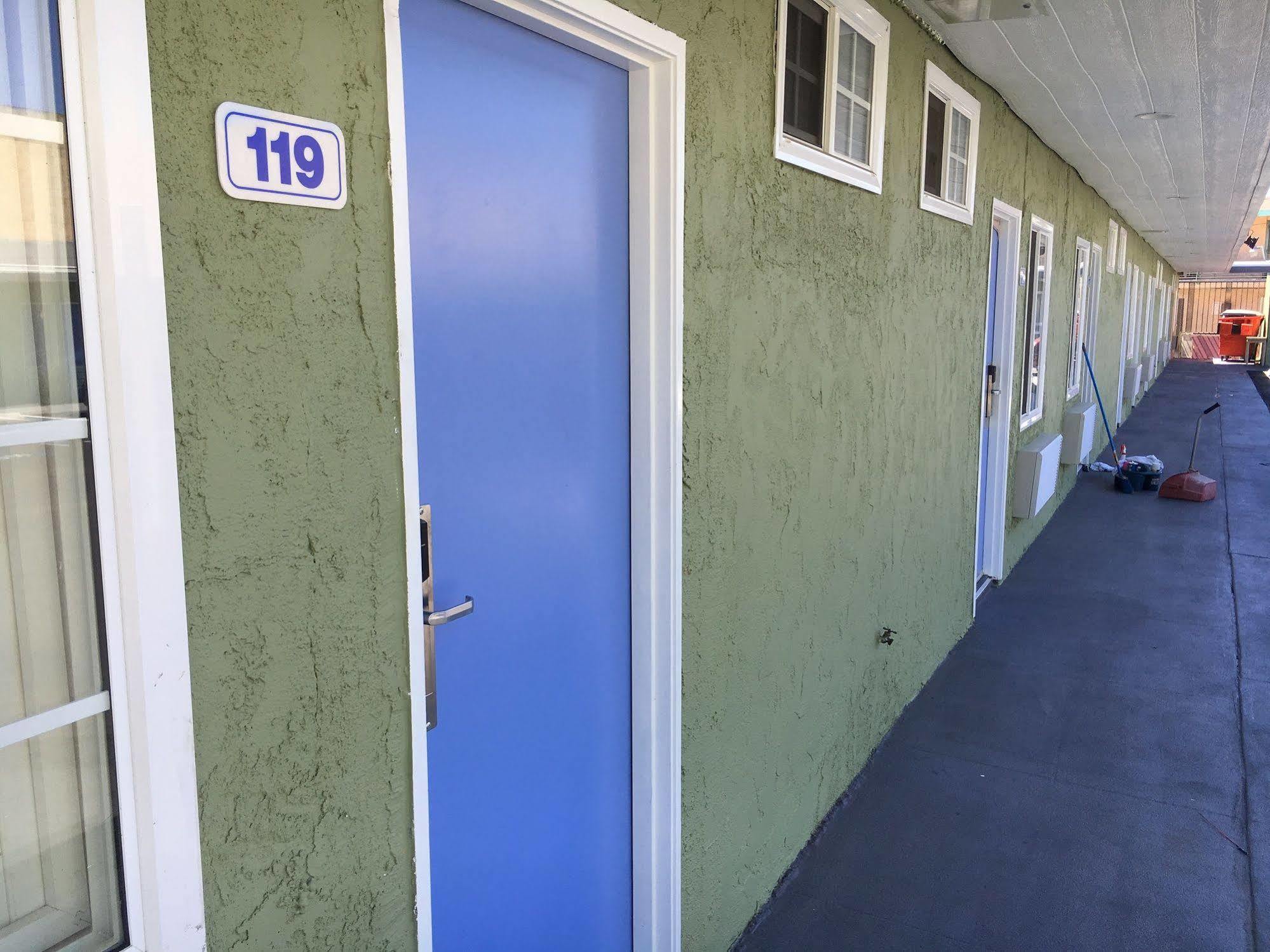 Town House Motel ลินวู้ด ภายนอก รูปภาพ