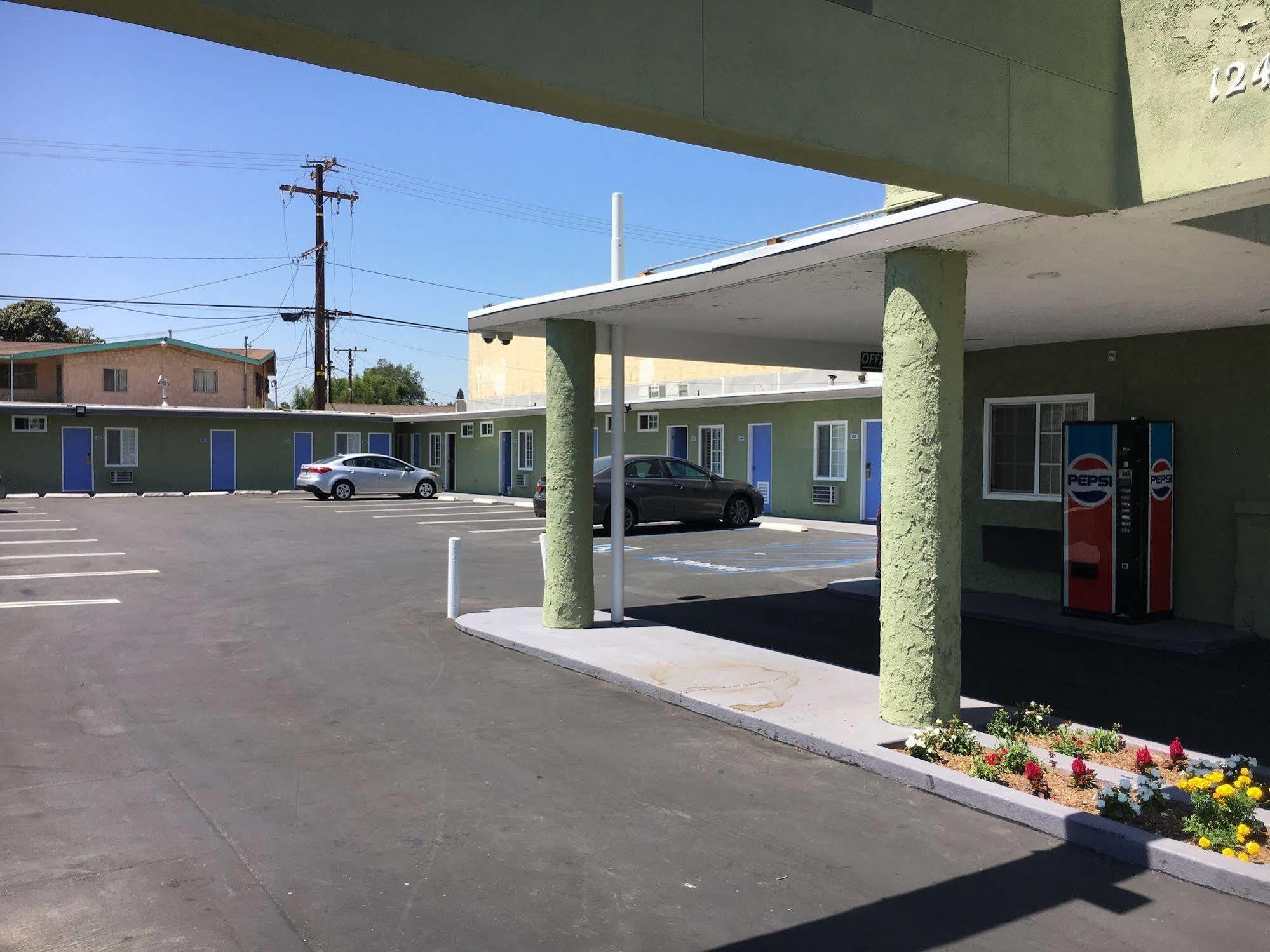 Town House Motel ลินวู้ด ภายนอก รูปภาพ